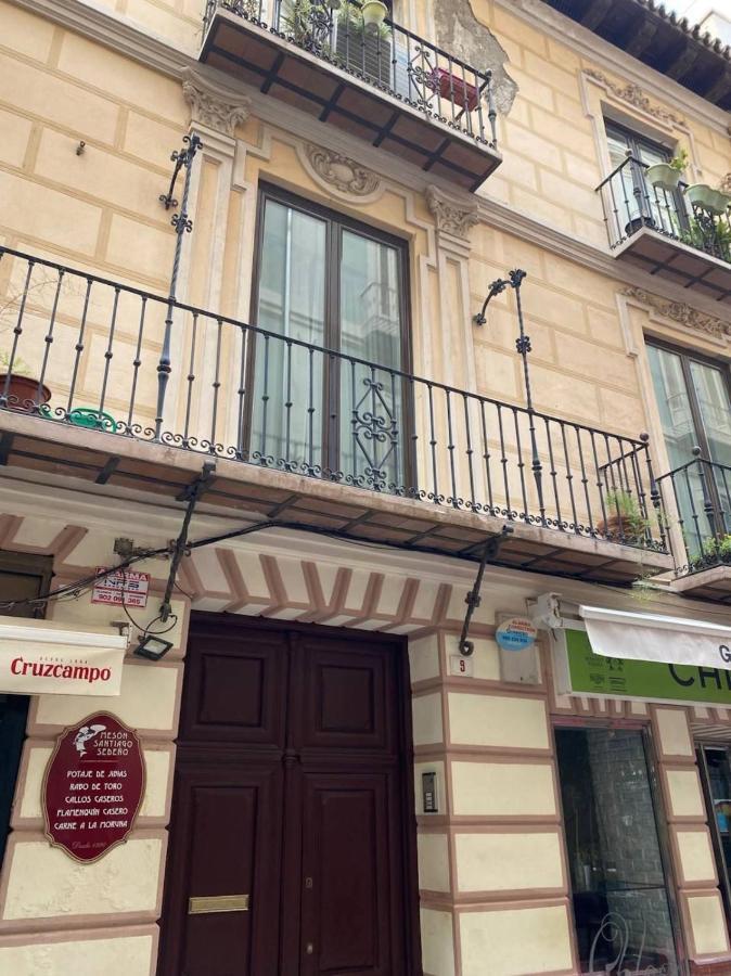 Holidays2Malaga Correo Viejo Next Cathedral Malaga With French Balconies Eksteriør bilde